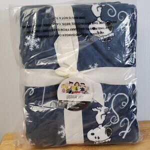 ❄️ NWT Peanuts, "Let It Snow" VelvetSoft Throw ❄️